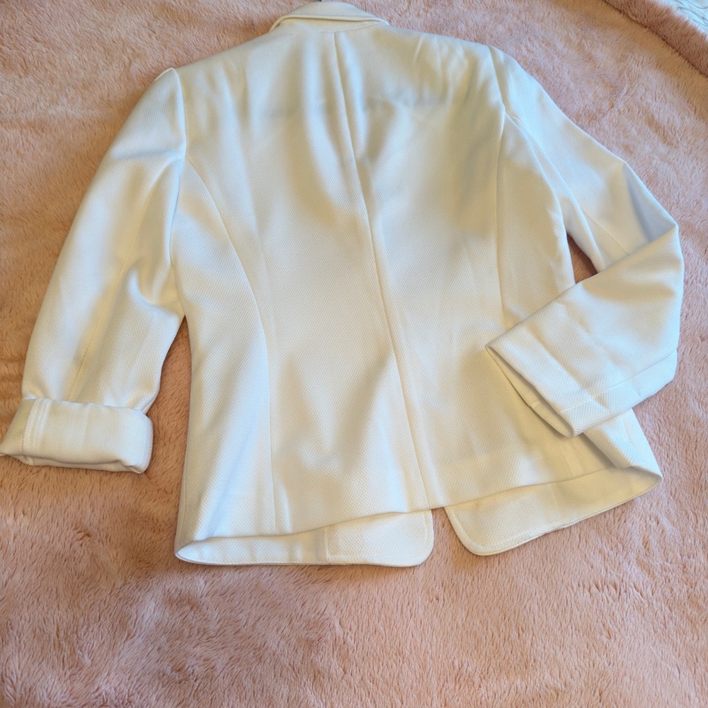 White blazer - Picture 2 of 3